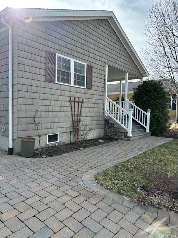 Single Family Old Country  Suffolk County, NY 11901, MLS-966107-3