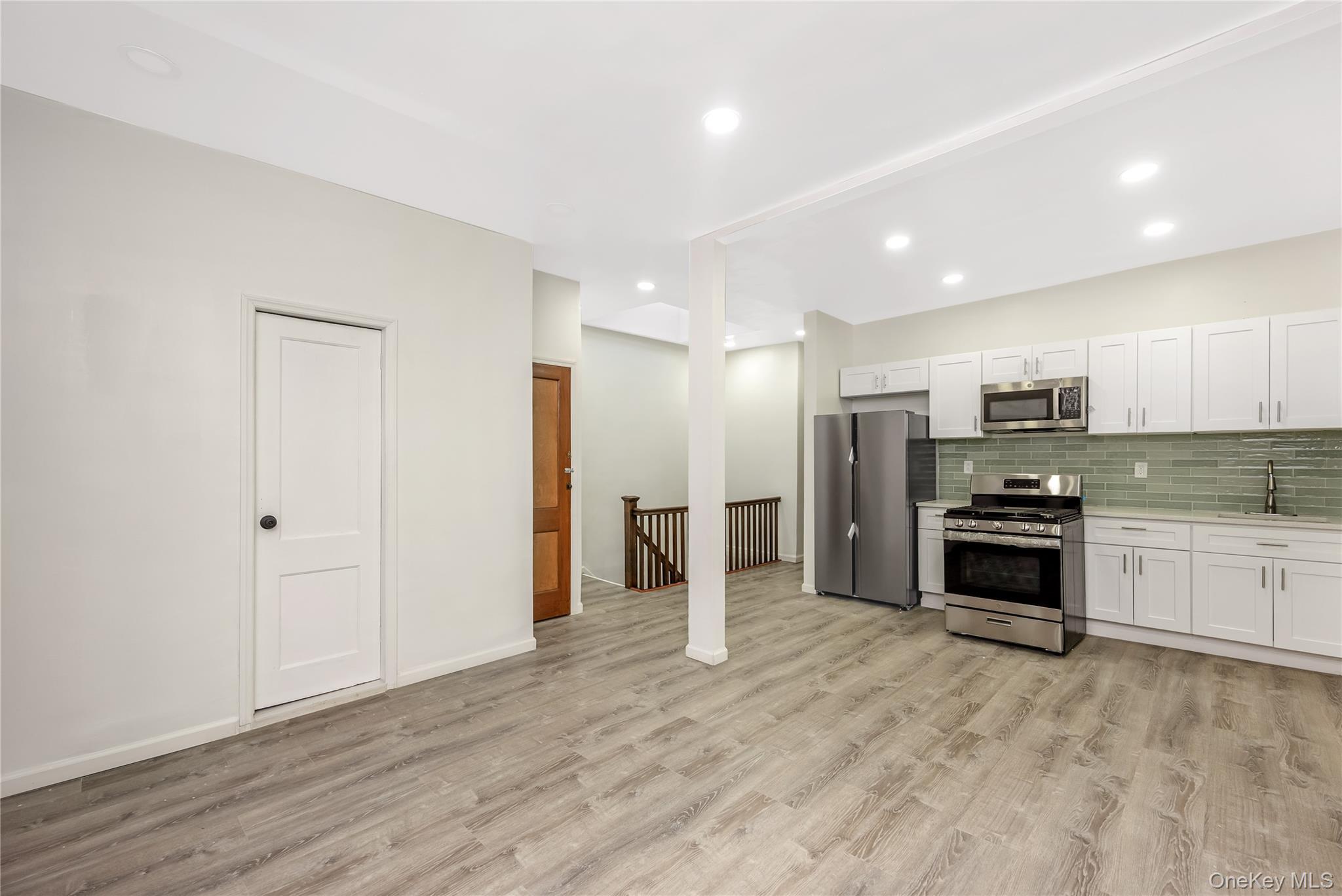 Single Family 60th Queens, NY 11378, MLS-966116-10