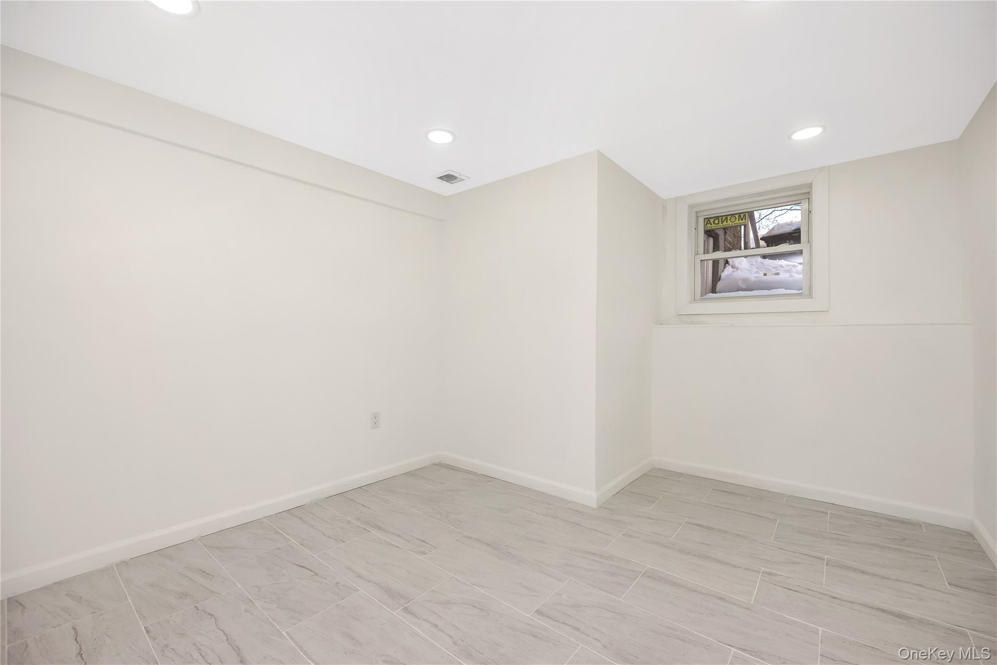 Single Family 60th Queens, NY 11378, MLS-966116-18