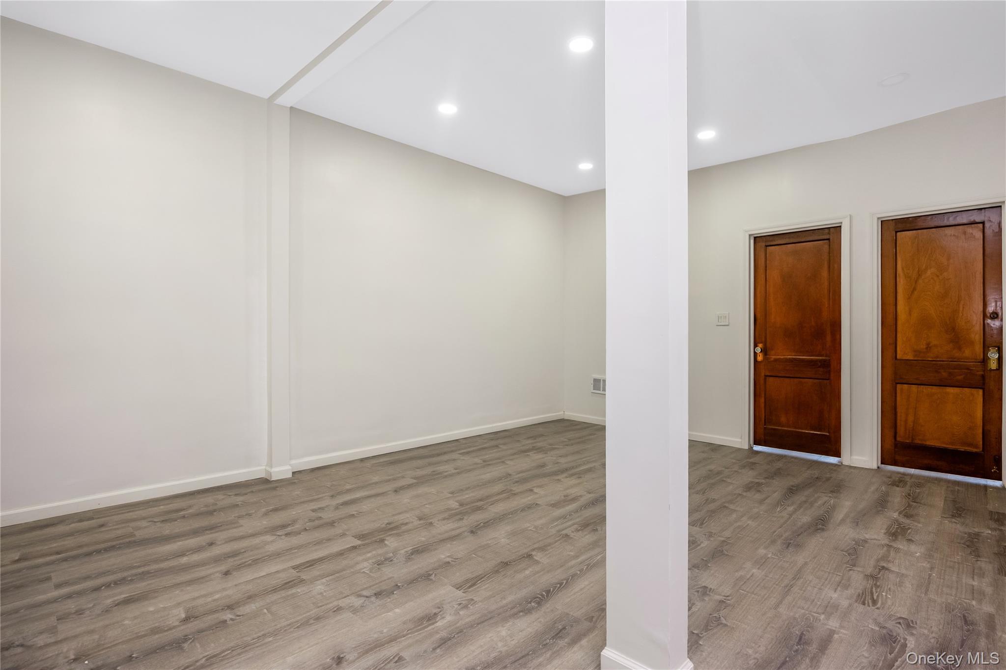 Single Family 60th Queens, NY 11378, MLS-966116-22