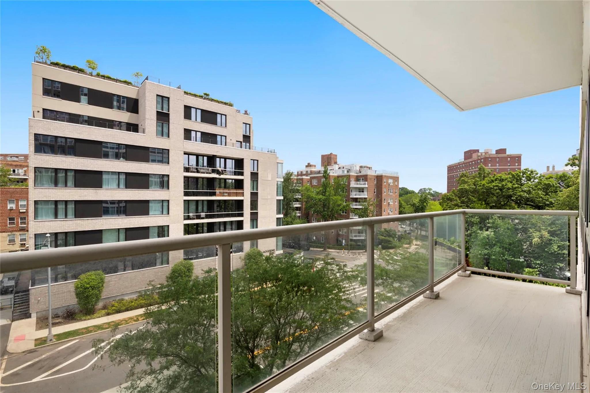 Condo 237th  Bronx, NY 10463, MLS-966127-18