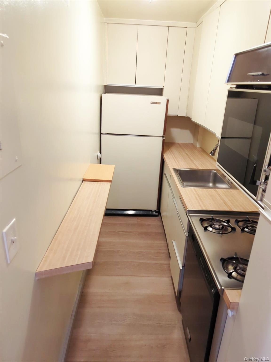 Coop 33rd  Manhattan, NY 10016, MLS-966128-10