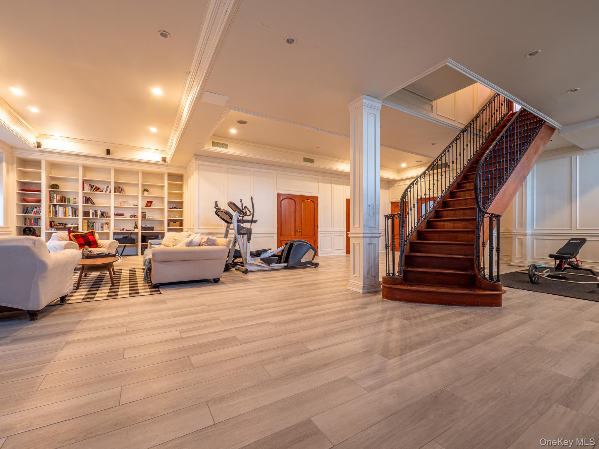 Single Family Radnor  Queens, NY 11432, MLS-966166-33