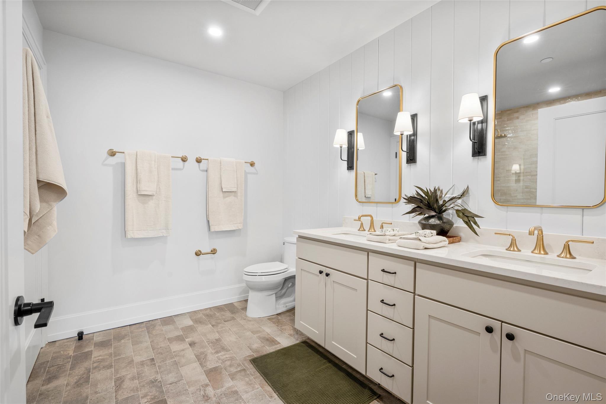 Condo Riverside  Westchester County, NY 10520, MLS-966211-19