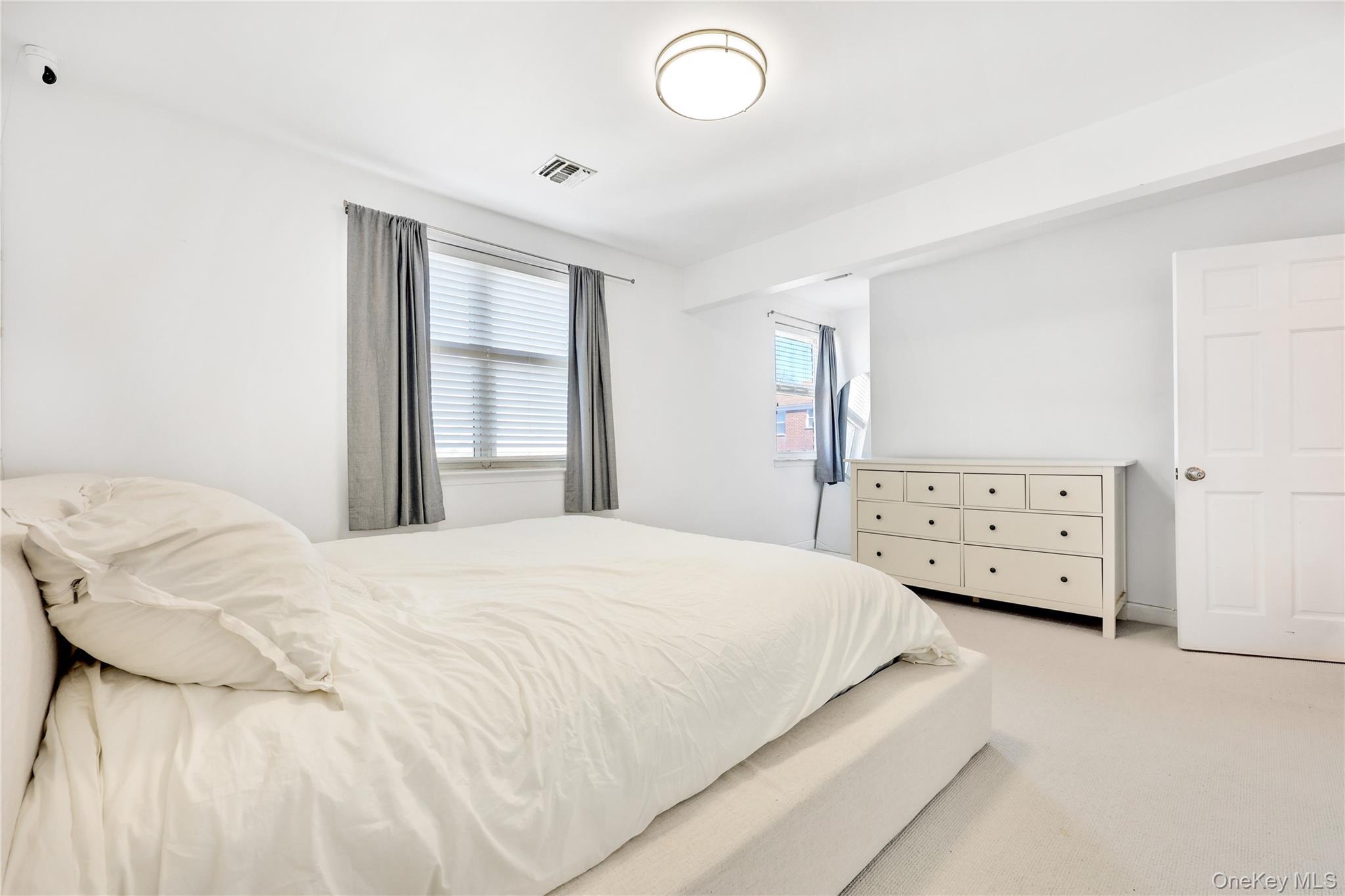 Condo 69th  Queens, NY 11364, MLS-966225-10