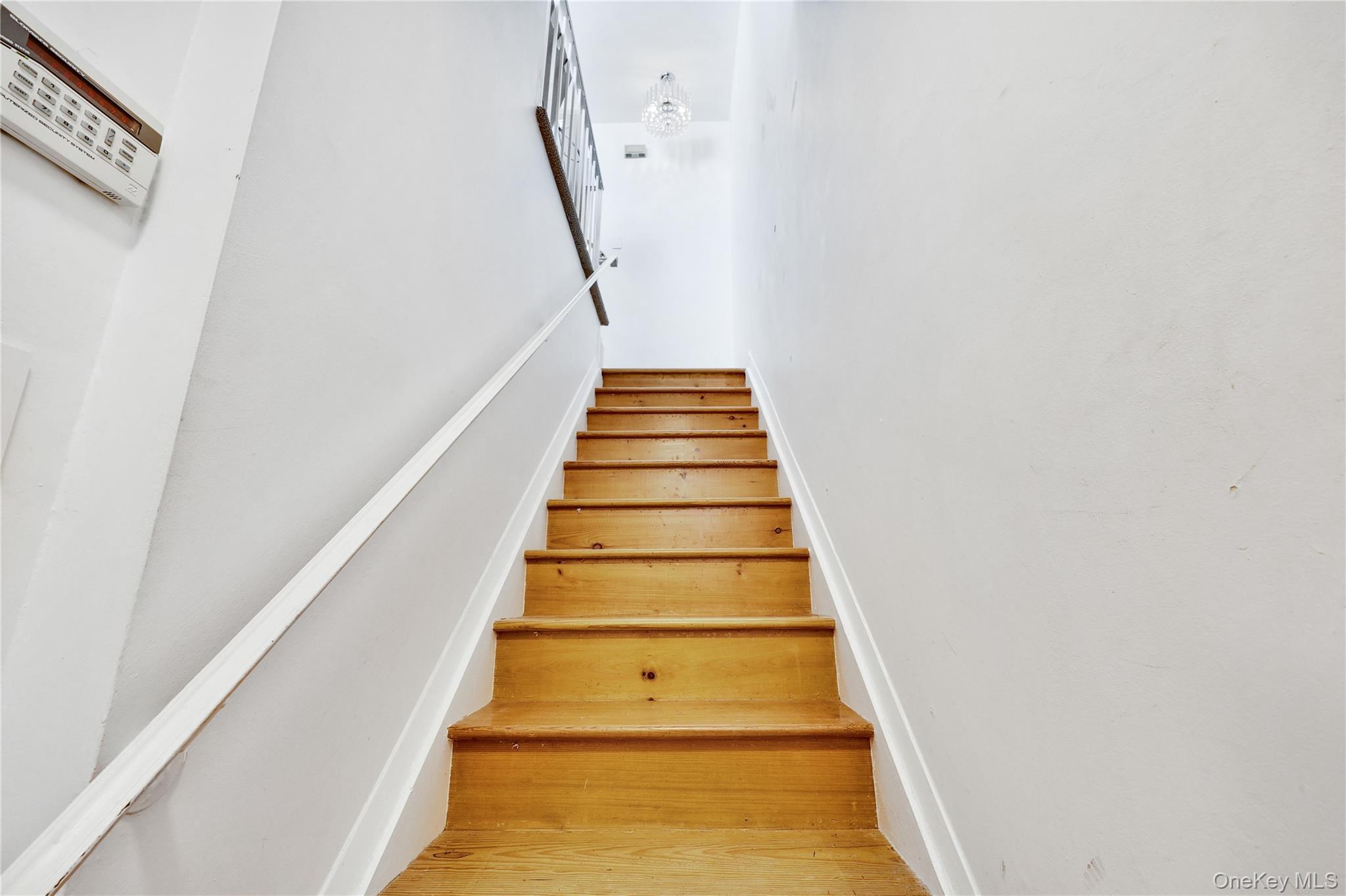 Condo 69th  Queens, NY 11364, MLS-966225-16