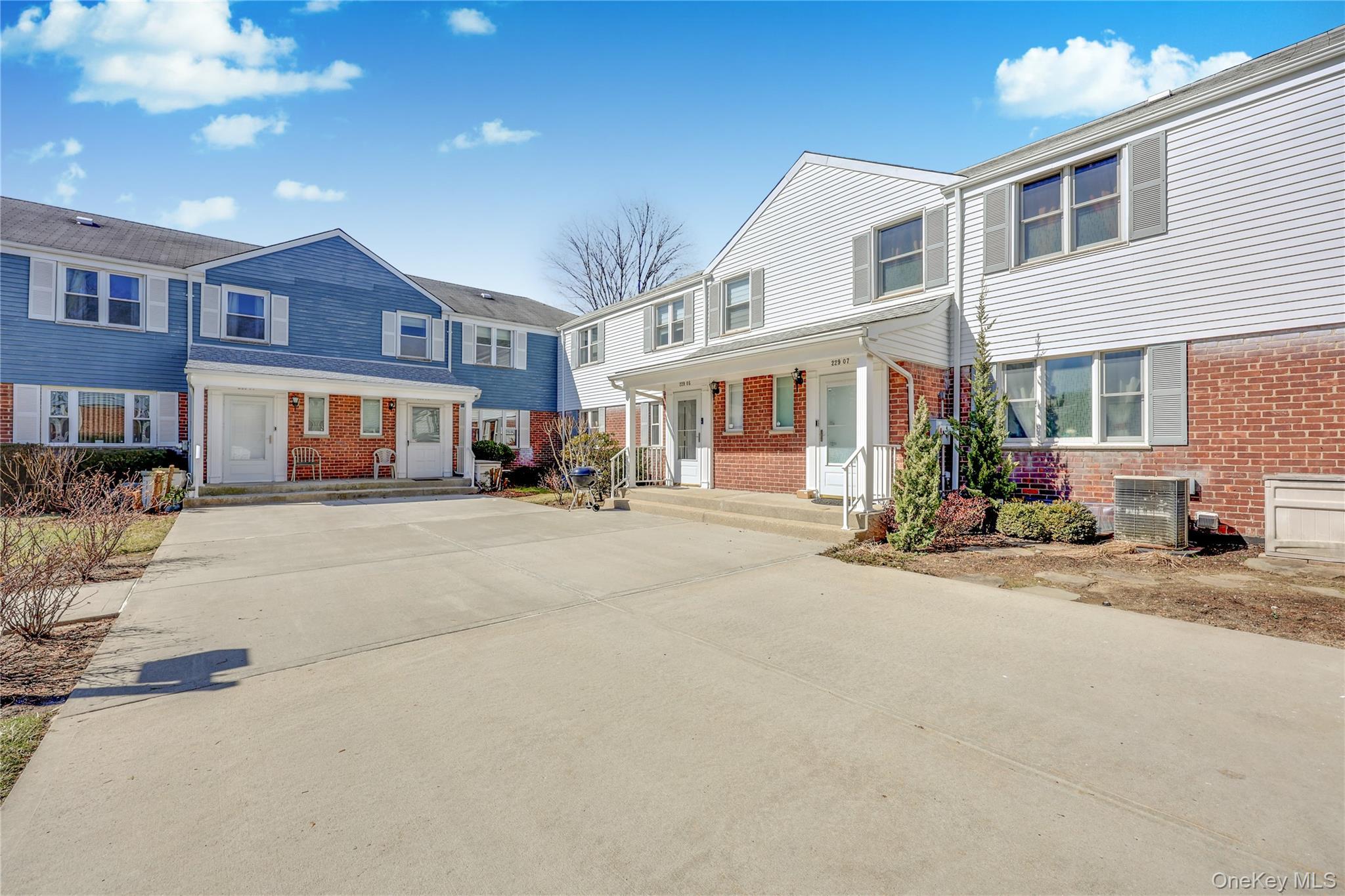 Condo 69th  Queens, NY 11364, MLS-966225-17