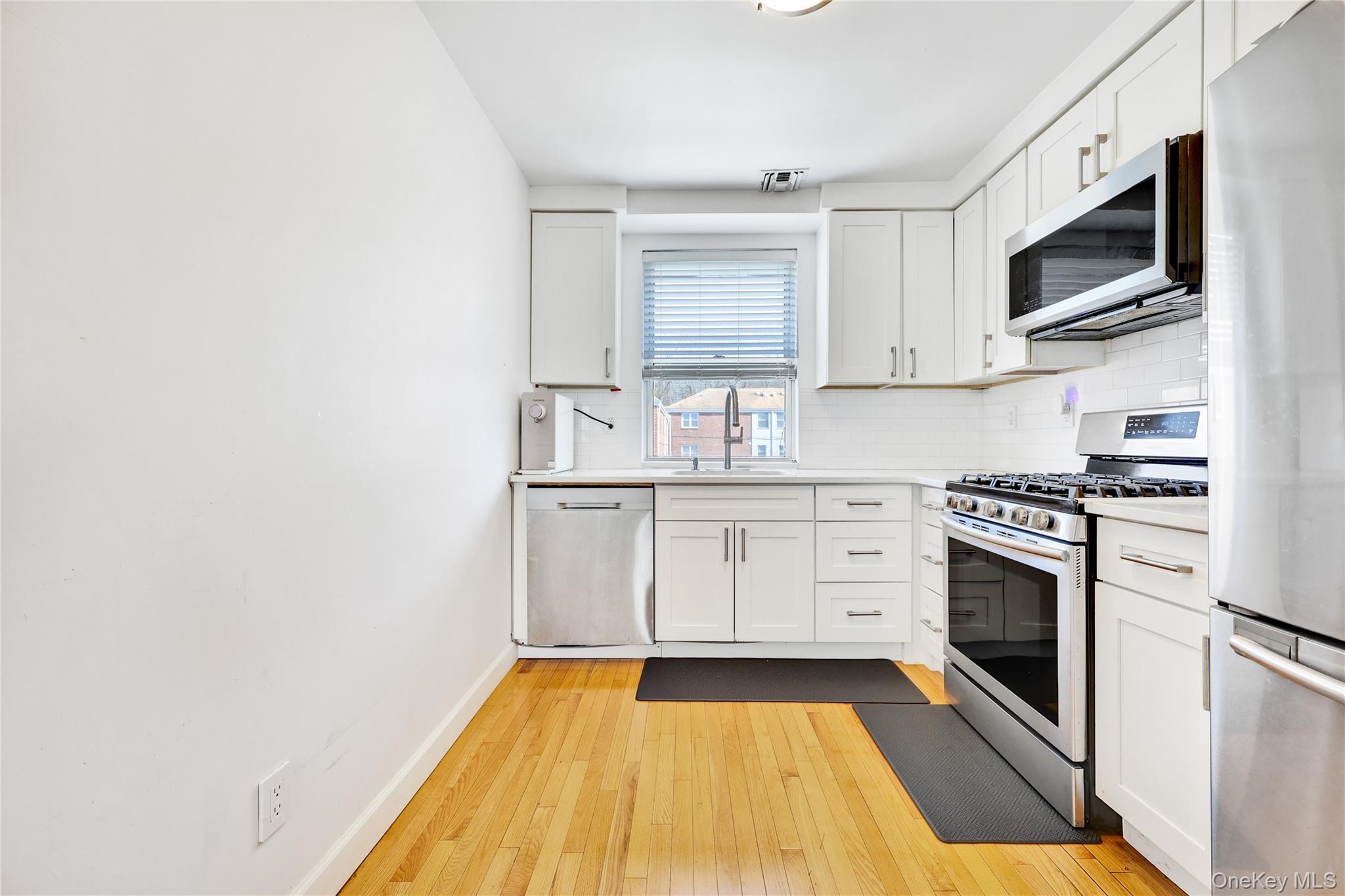 Condo 69th  Queens, NY 11364, MLS-966225-5