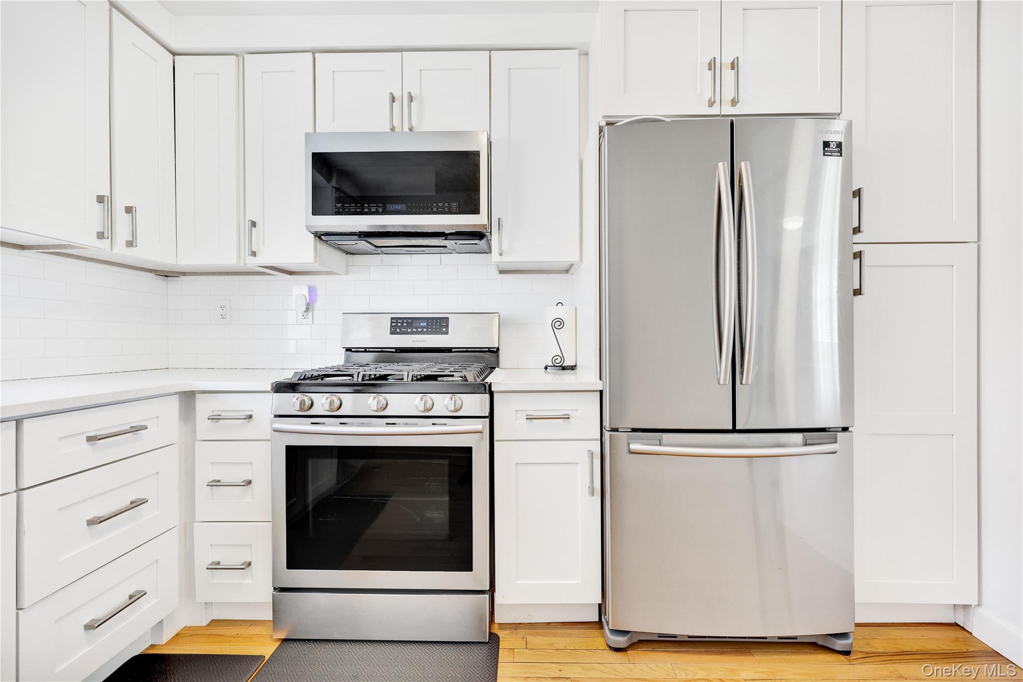 Condo 69th  Queens, NY 11364, MLS-966225-6