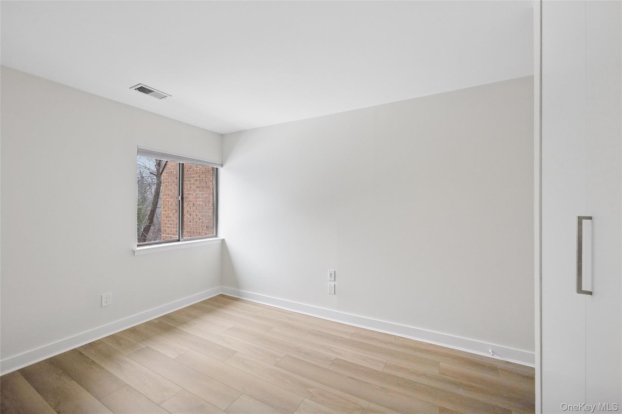 Condo Pheasant  Nassau County, NY 11576, MLS-966230-23