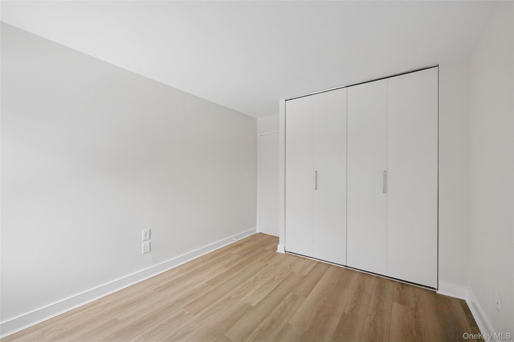 Condo Pheasant  Nassau County, NY 11576, MLS-966230-24