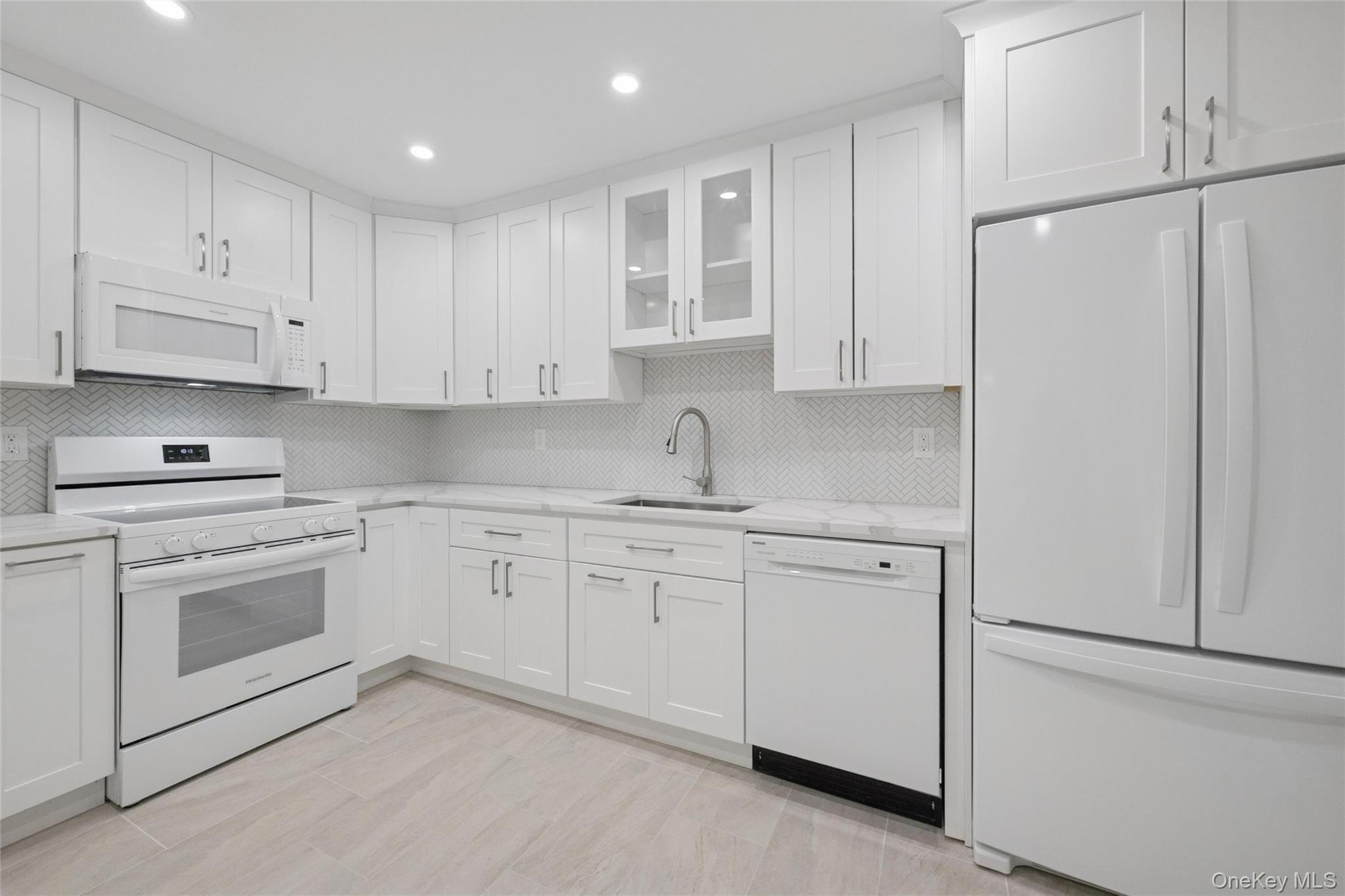 Condo Pheasant  Nassau County, NY 11576, MLS-966230-29