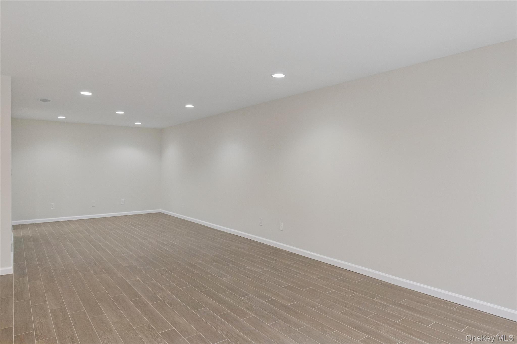 Condo Pheasant  Nassau County, NY 11576, MLS-966230-34