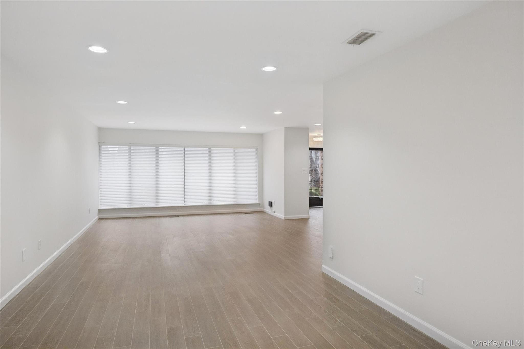 Condo Pheasant  Nassau County, NY 11576, MLS-966230-40