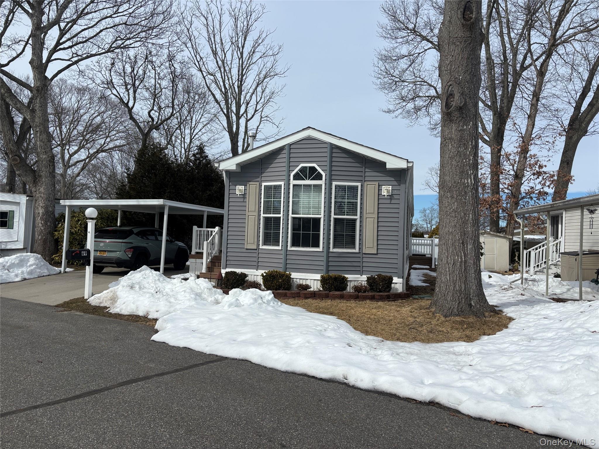Single Family Old Country  Suffolk County, NY 11901, MLS-966254-2