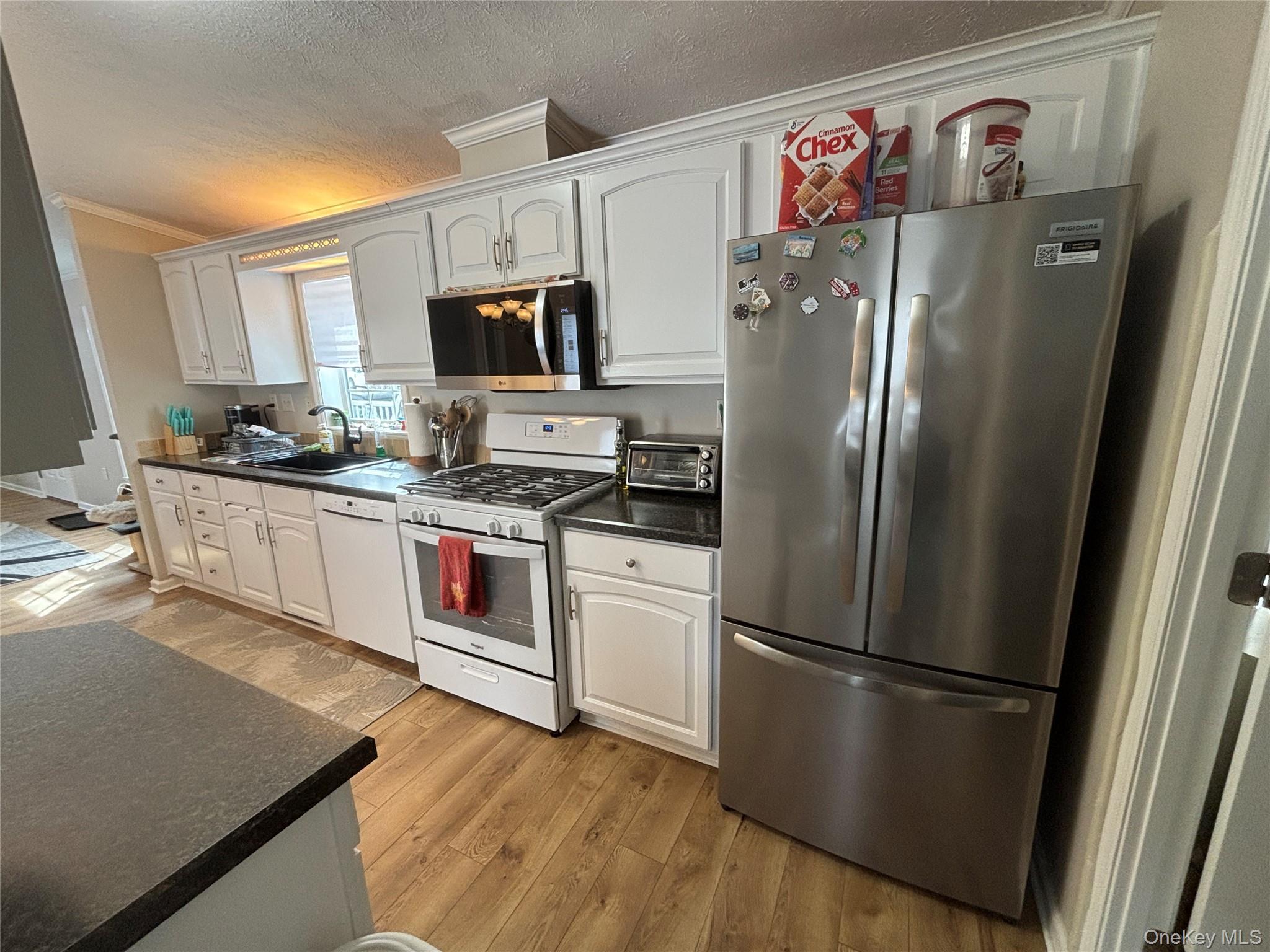 Single Family Old Country  Suffolk County, NY 11901, MLS-966254-21