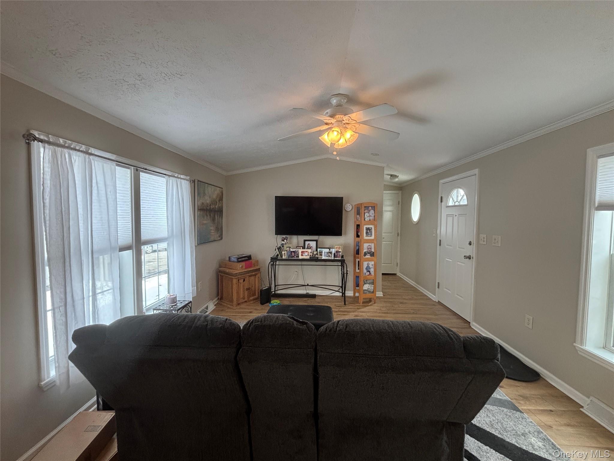 Single Family Old Country  Suffolk County, NY 11901, MLS-966254-8