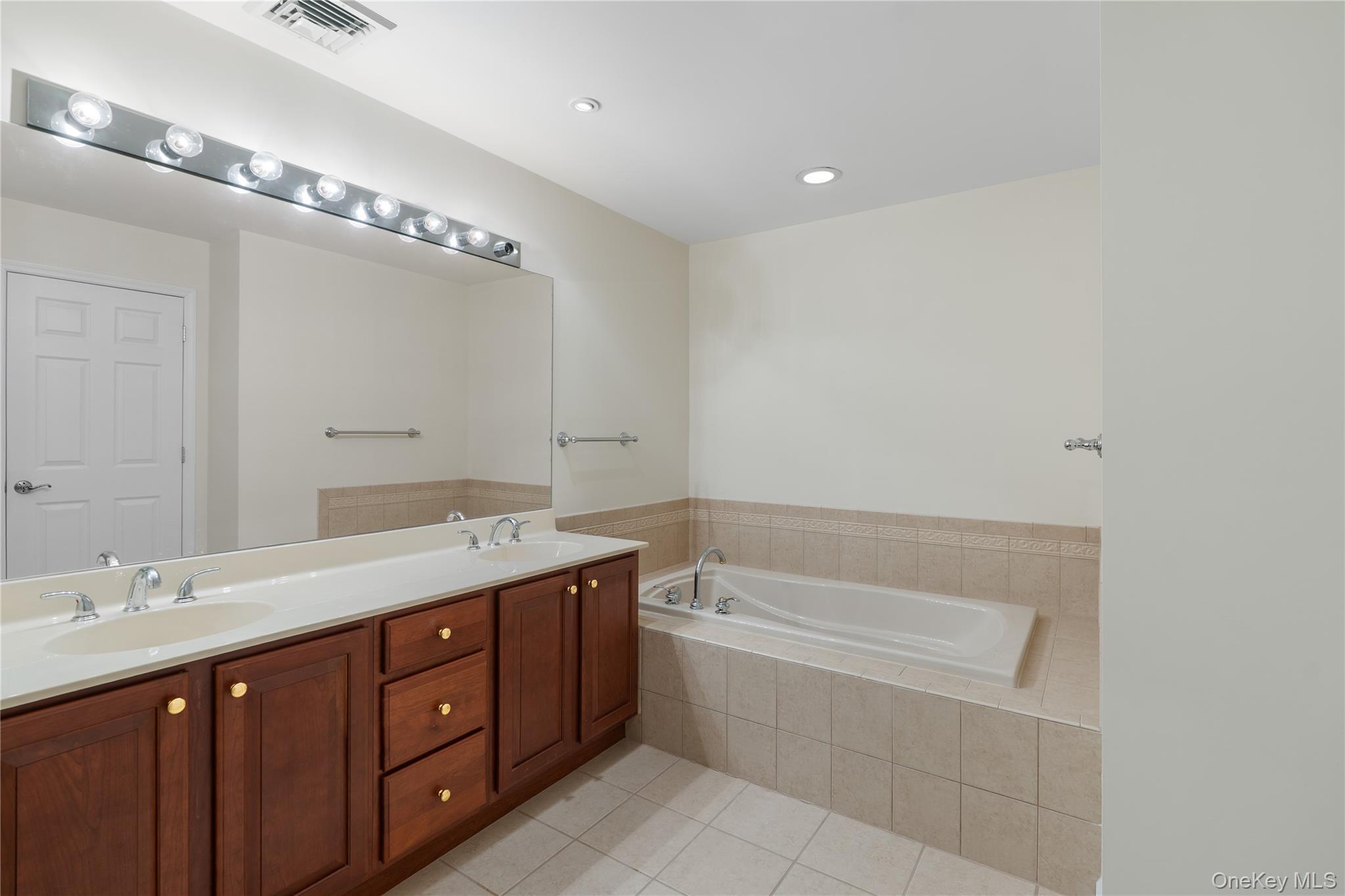 Single Family Turnberry  Orange County, NY 10950, MLS-966256-21