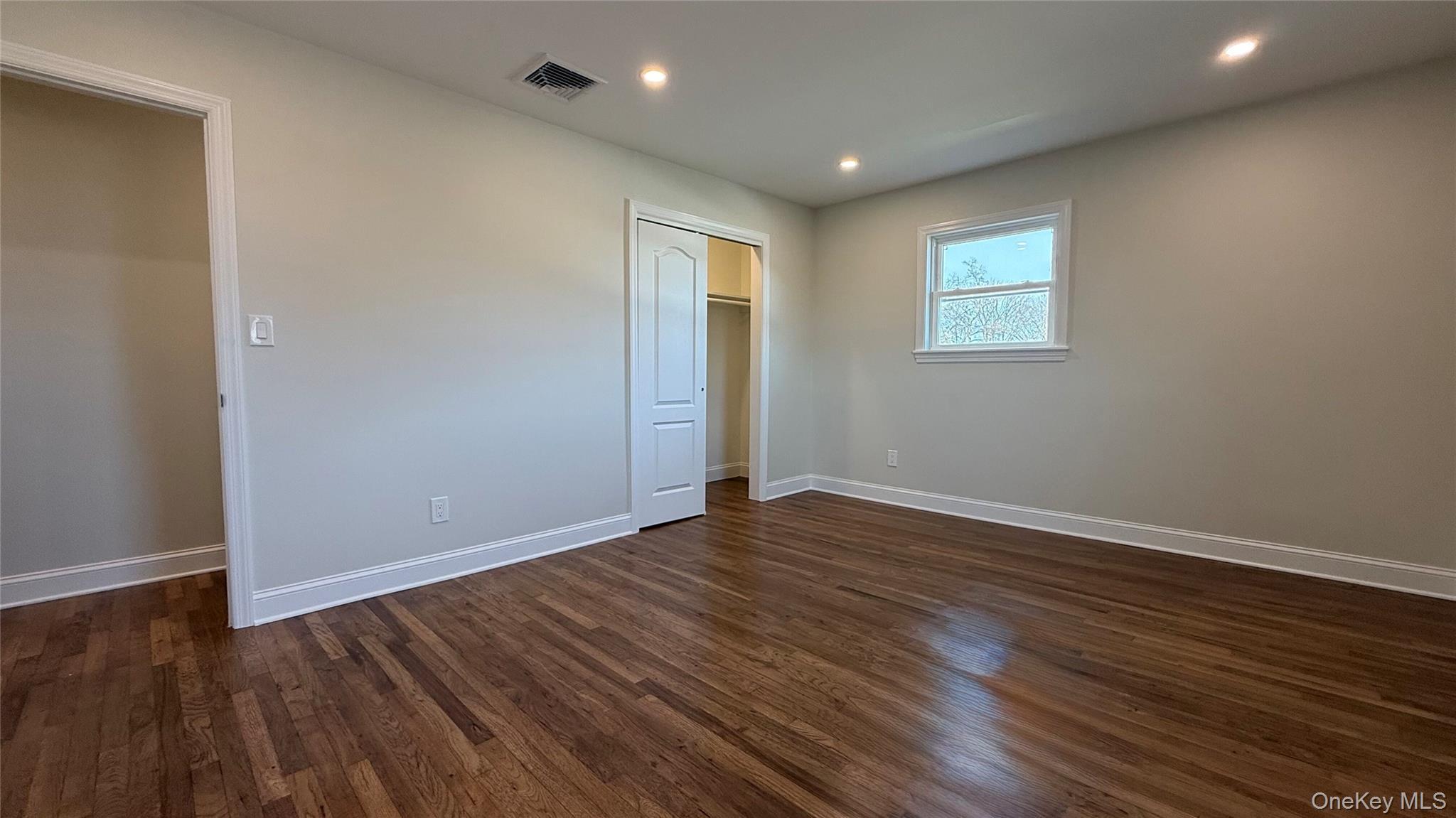 Single Family 4th  Suffolk County, NY 11704, MLS-966272-15
