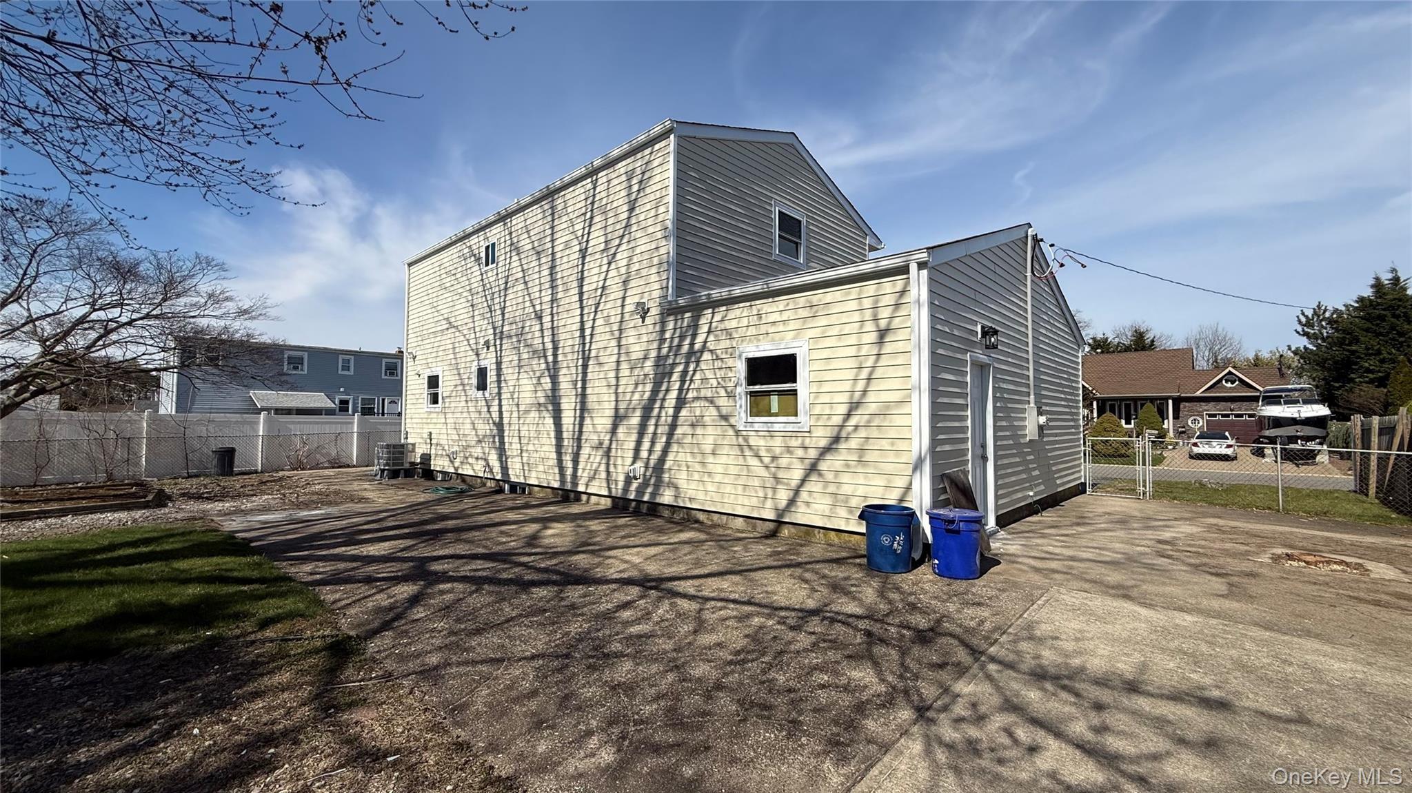 Single Family 4th  Suffolk County, NY 11704, MLS-966272-17