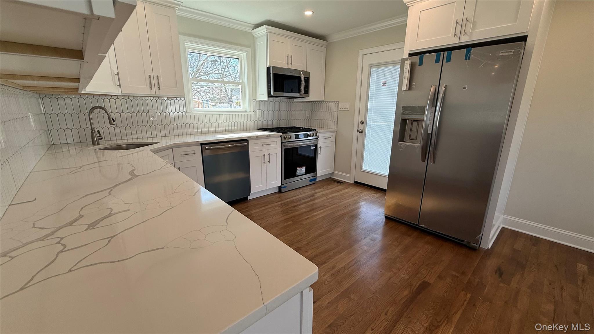 Single Family 4th  Suffolk County, NY 11704, MLS-966272-3