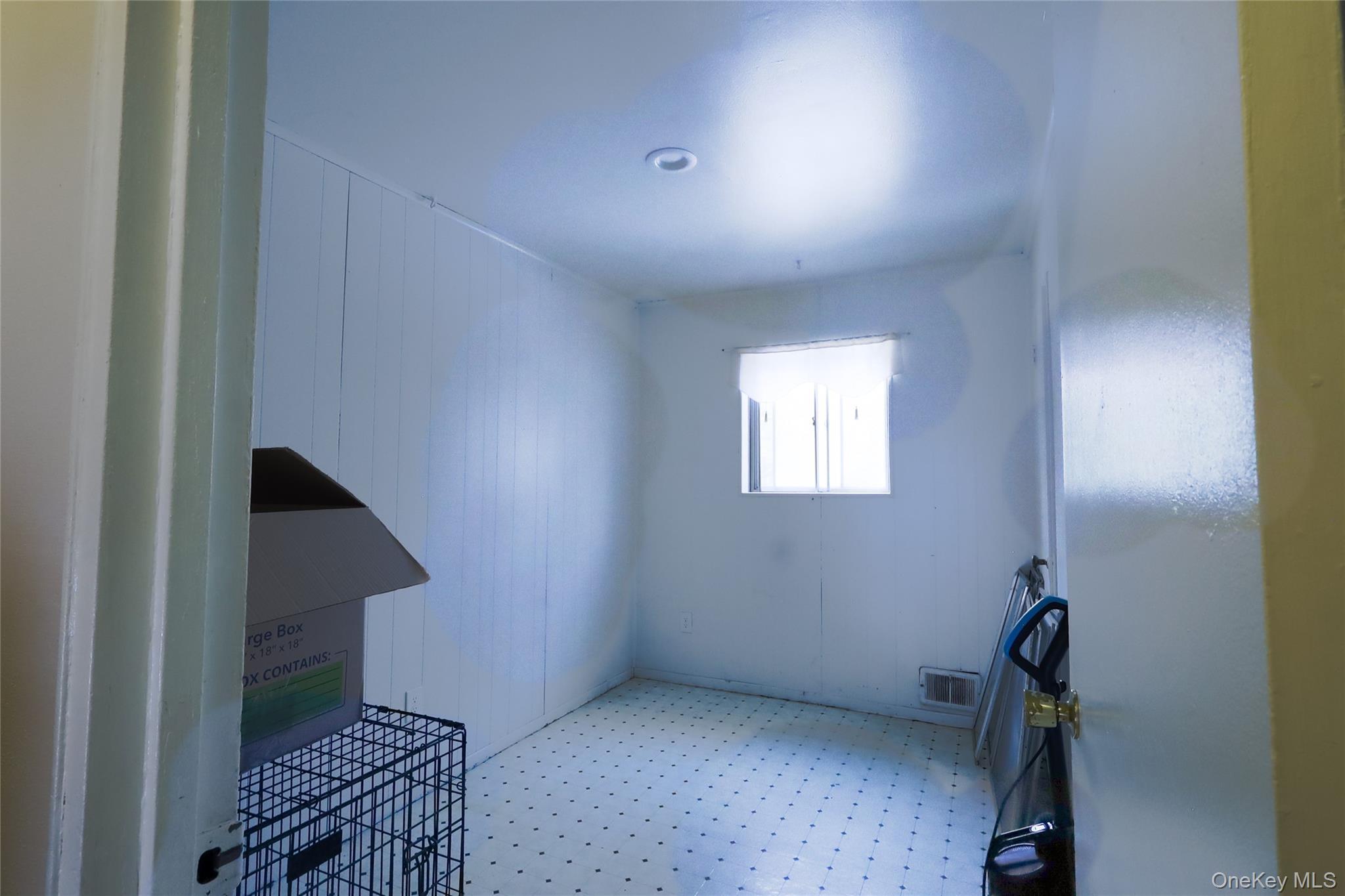 Single Family Champlain Suffolk County, NY 11776, MLS-966295-10