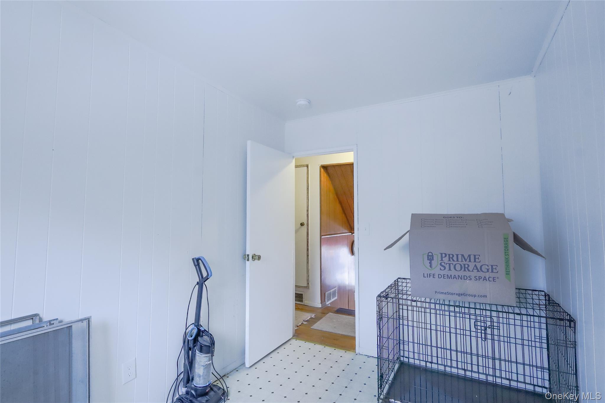 Single Family Champlain Suffolk County, NY 11776, MLS-966295-11