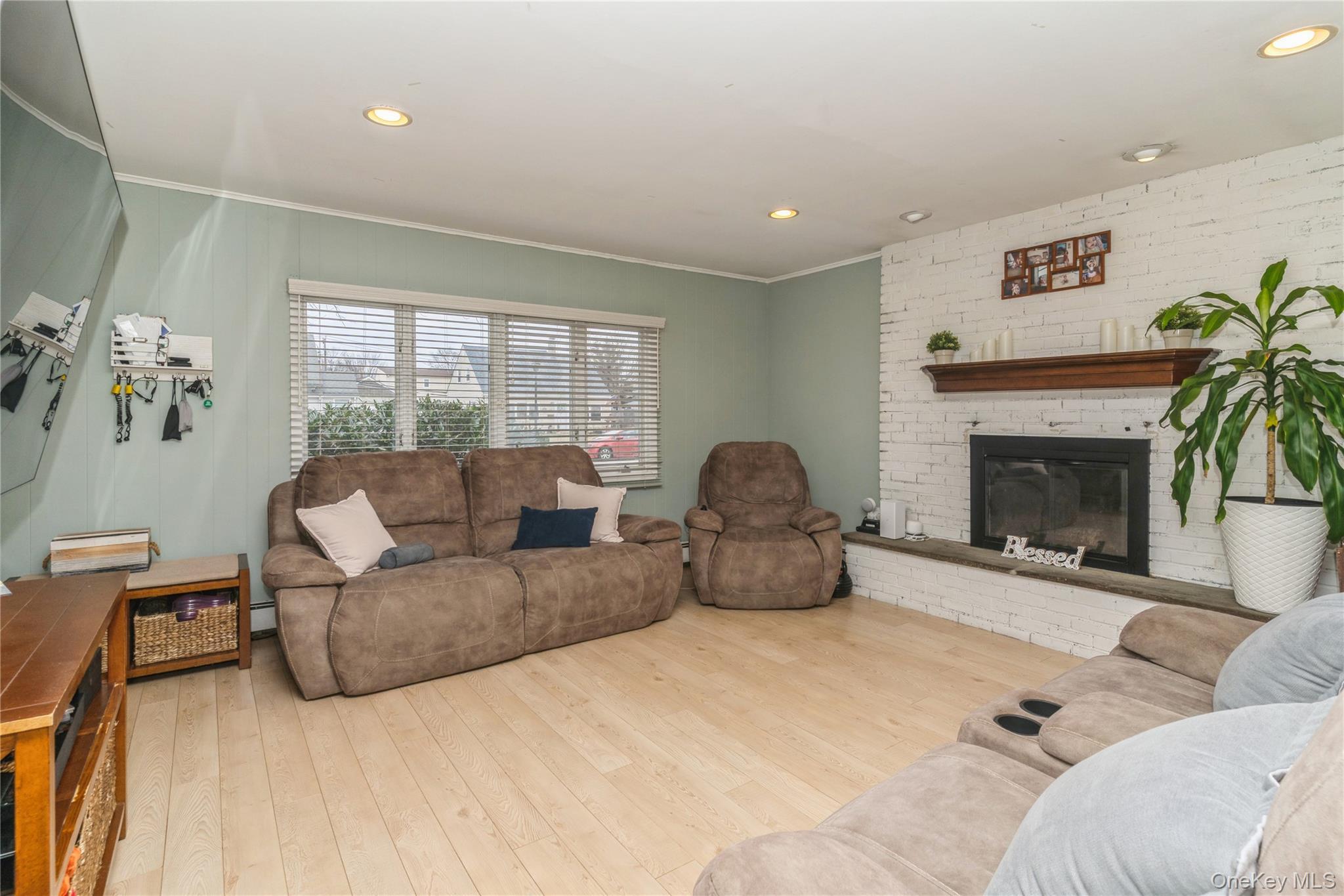 Single Family Peacock  Nassau County, NY 11756, MLS-966305-5