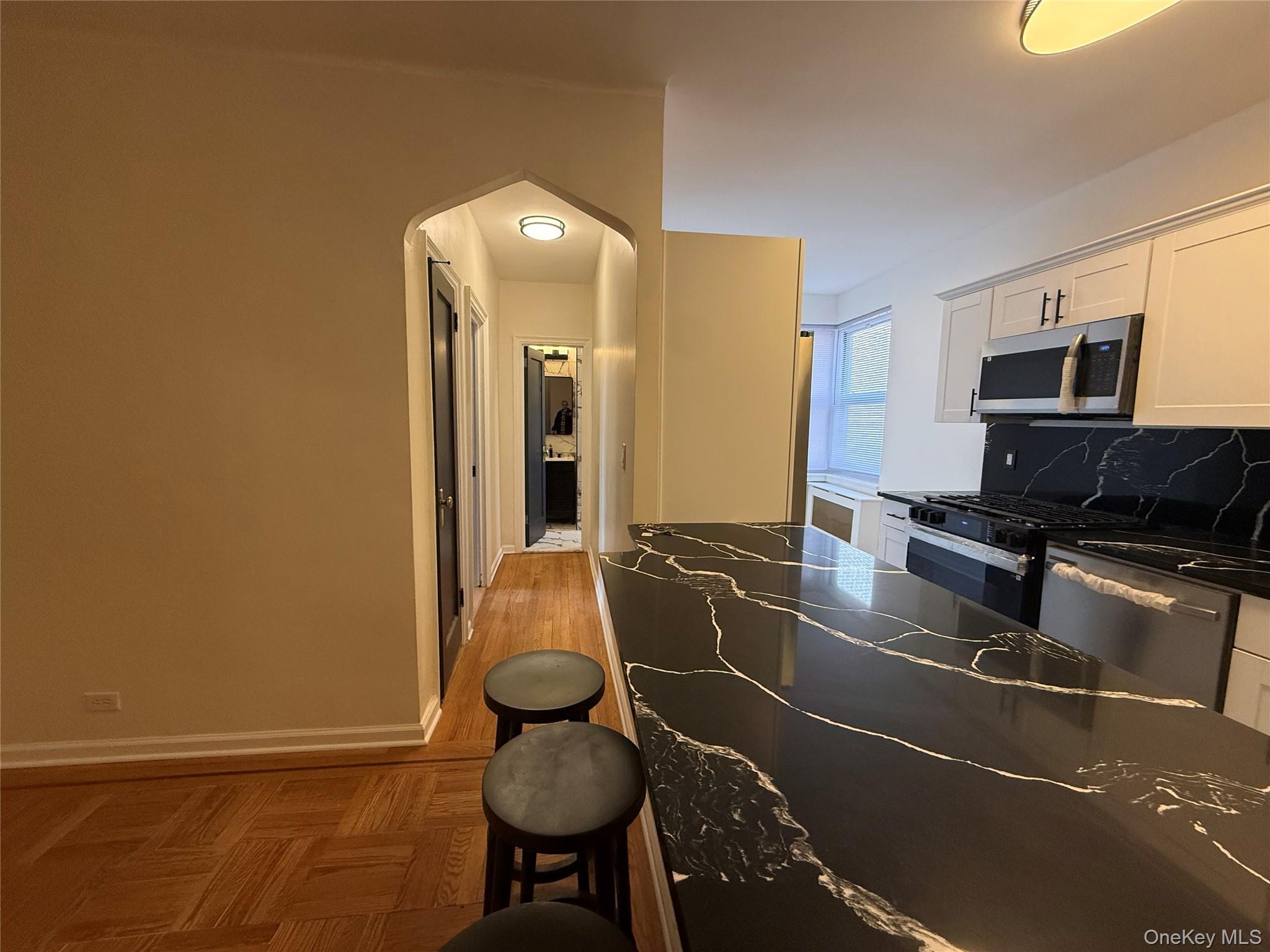 Apartment Bronx Park  Bronx, NY 10462, MLS-966307-11