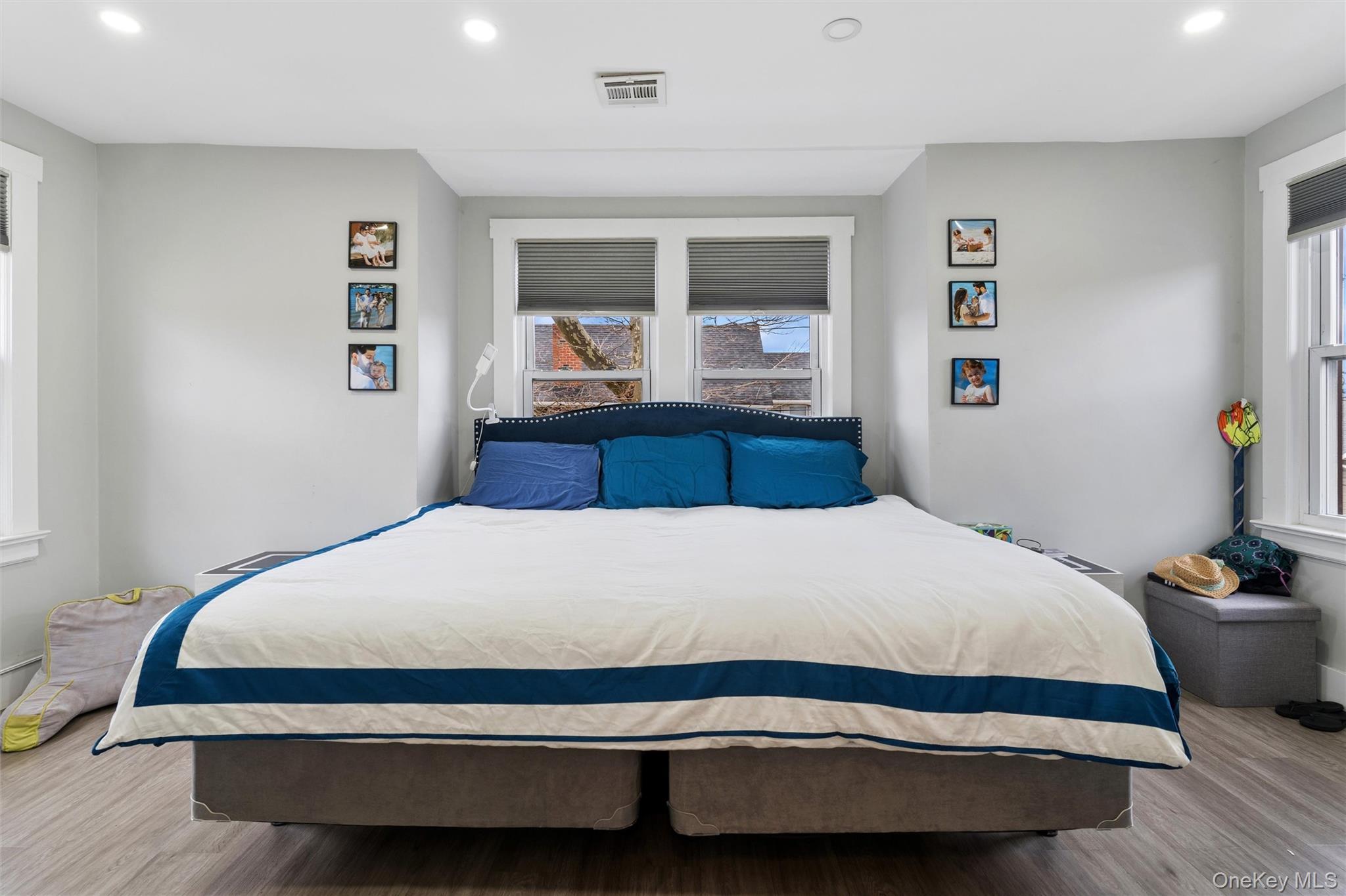 Single Family Beach 3rd Queens, NY 11691, MLS-966309-11