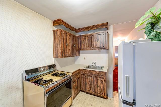 Single Family Cook  Queens, NY 11379, MLS-966329-6