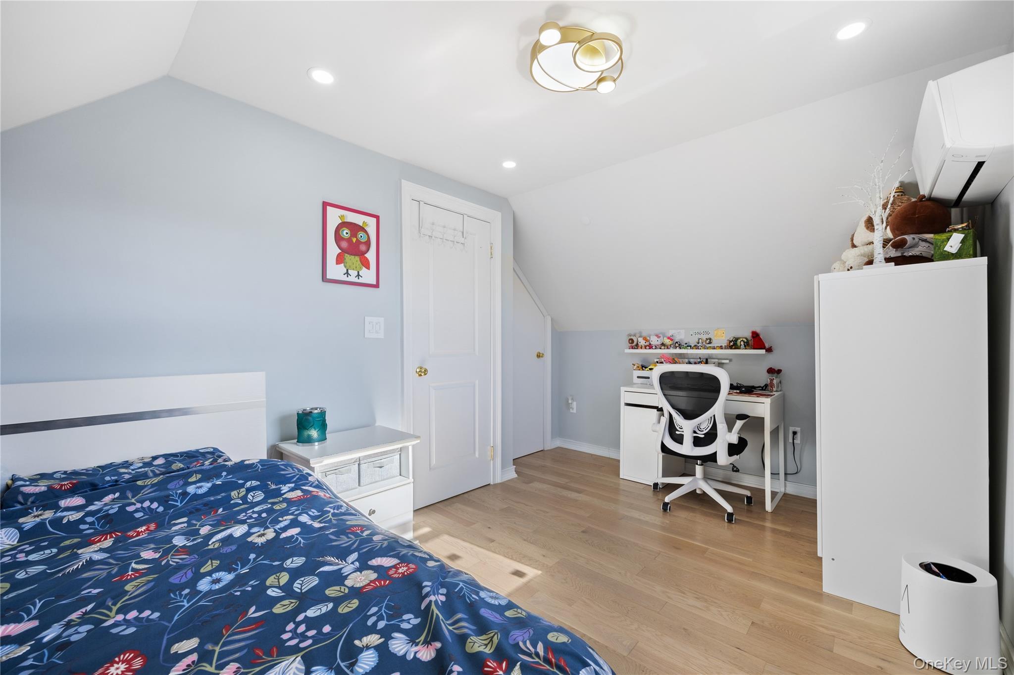 Single Family 19th Queens, NY 11357, MLS-966345-13