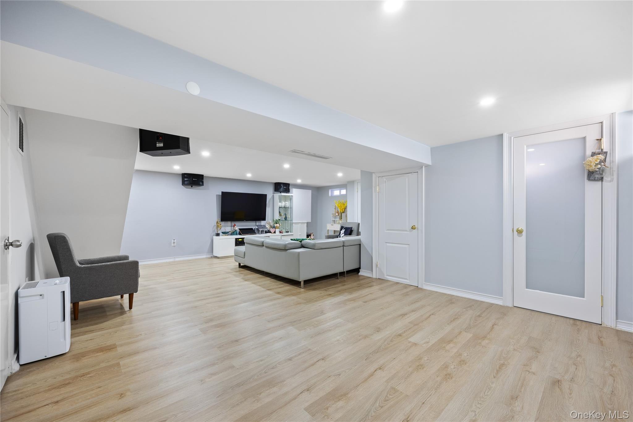 Single Family 19th Queens, NY 11357, MLS-966345-19