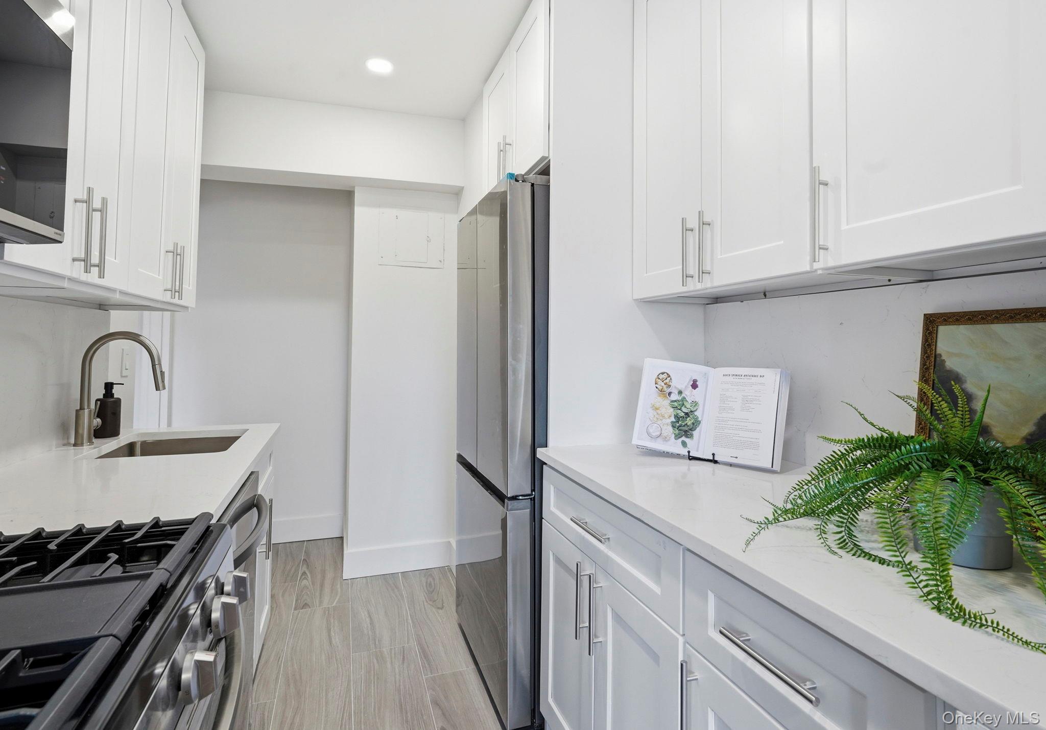 Coop Hartsdale Westchester County, NY 10530, MLS-966400-3