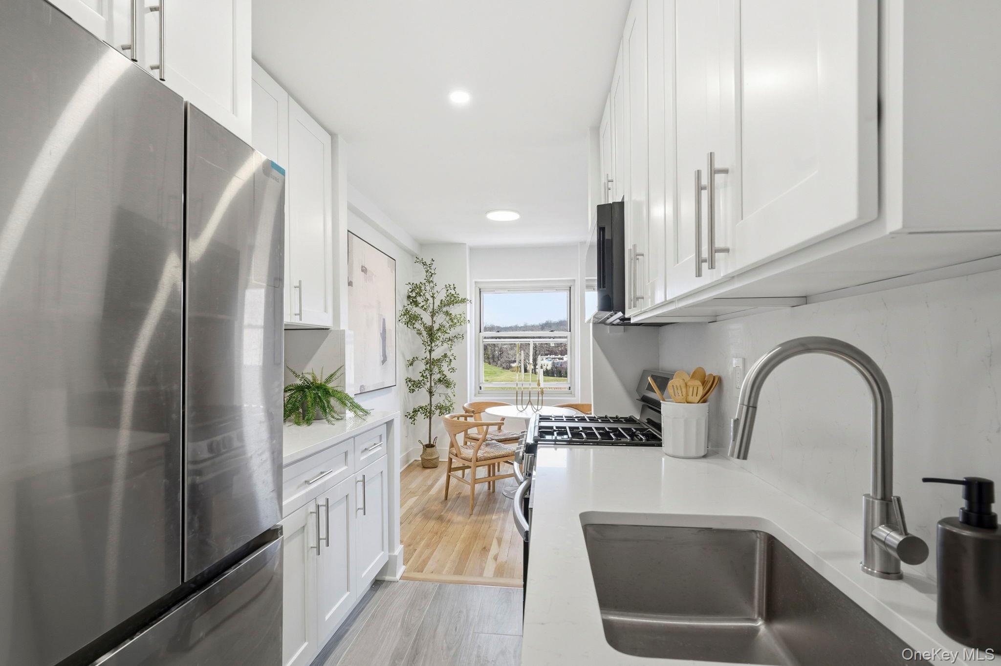 Coop Hartsdale Westchester County, NY 10530, MLS-966400-4