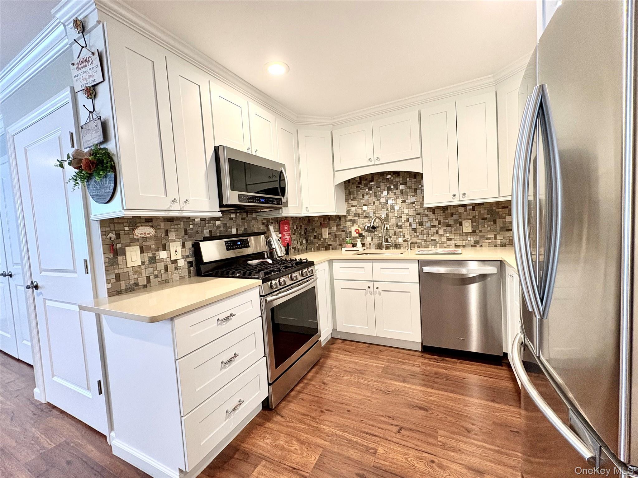 Condo Hunter  Suffolk County, NY 11722, MLS-966426-9