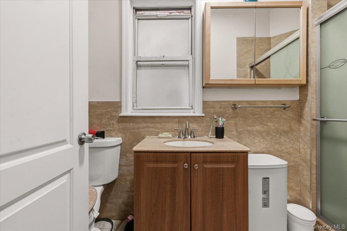 Single Family Victor  Bronx, NY 10462, MLS-966437-22