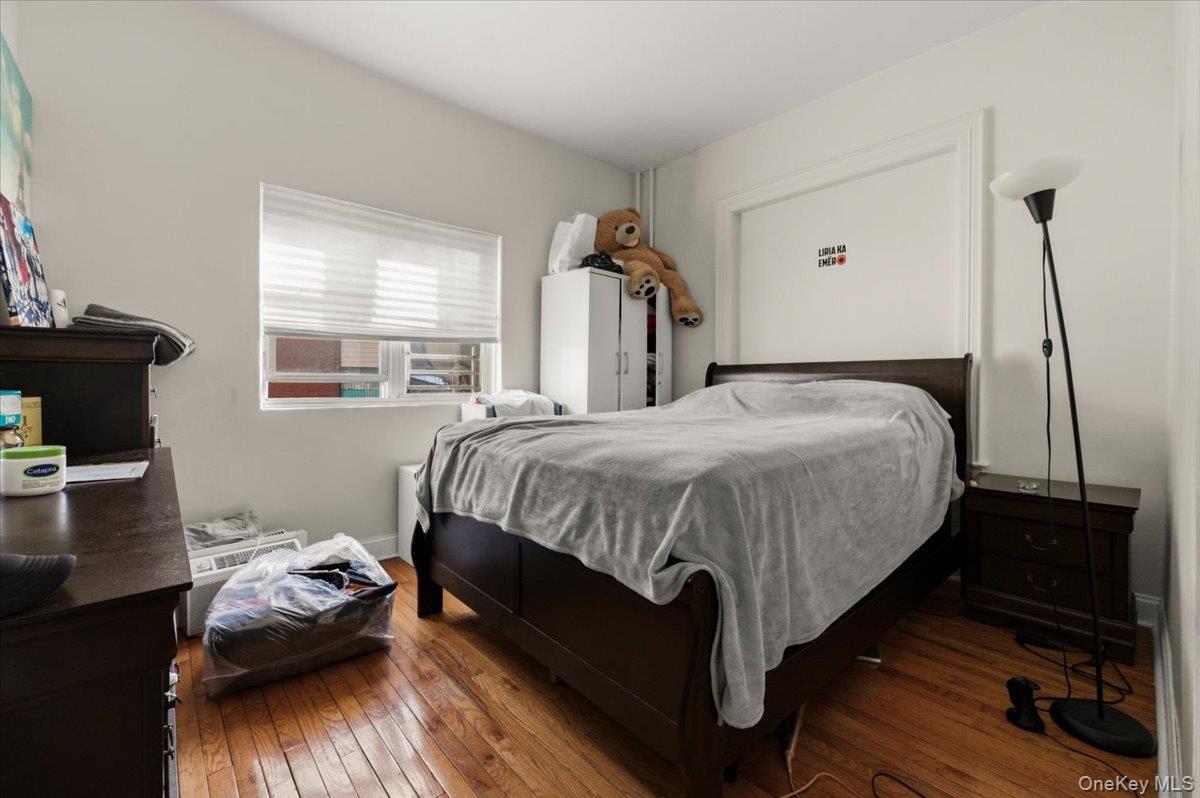 Single Family Victor  Bronx, NY 10462, MLS-966437-23