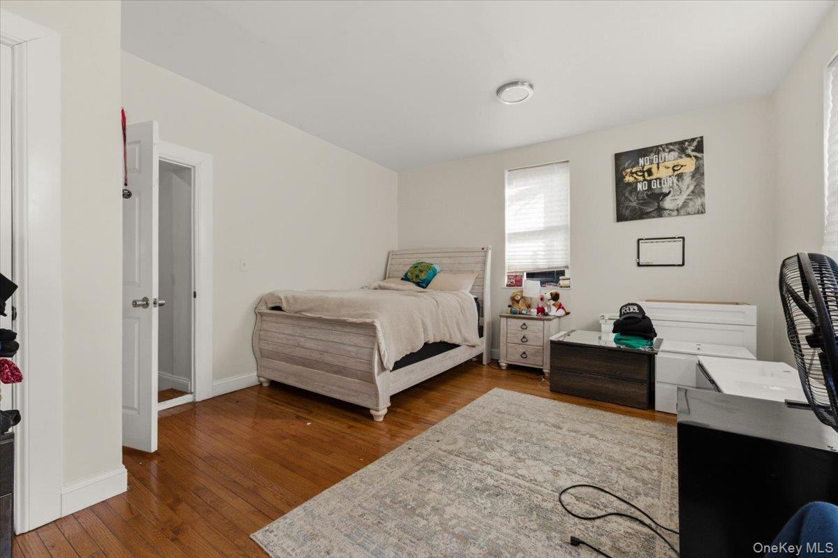 Single Family Victor  Bronx, NY 10462, MLS-966437-25