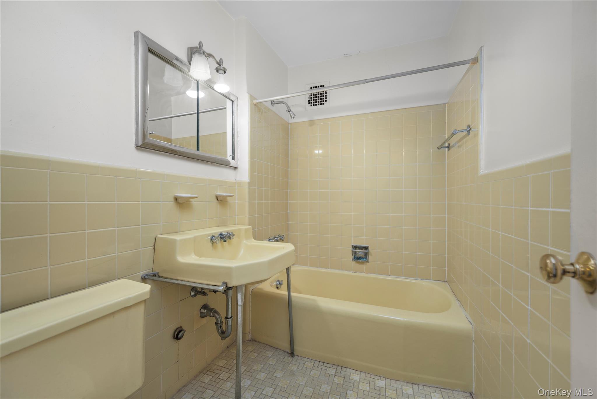 Coop Salisbury  Rockland County, NY 10960, MLS-966455-25