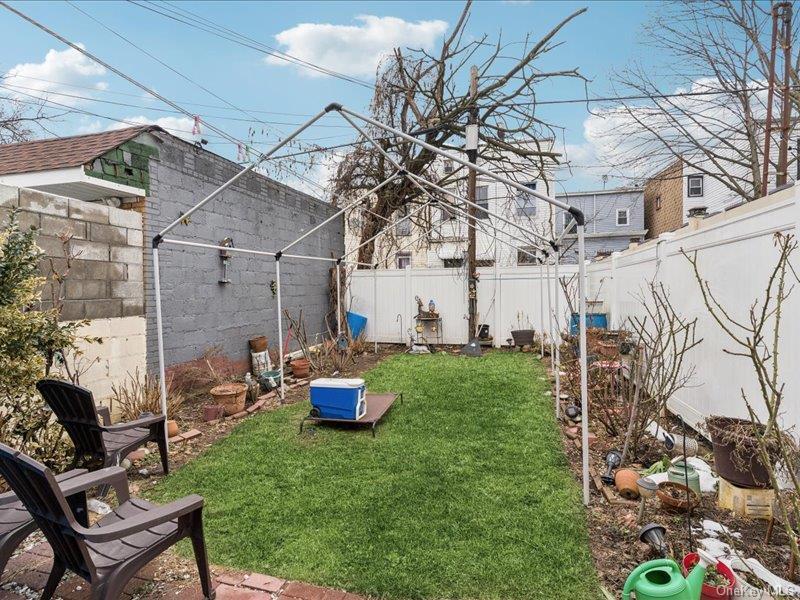 Single Family Linwood  Brooklyn, NY 11208, MLS-966458-23