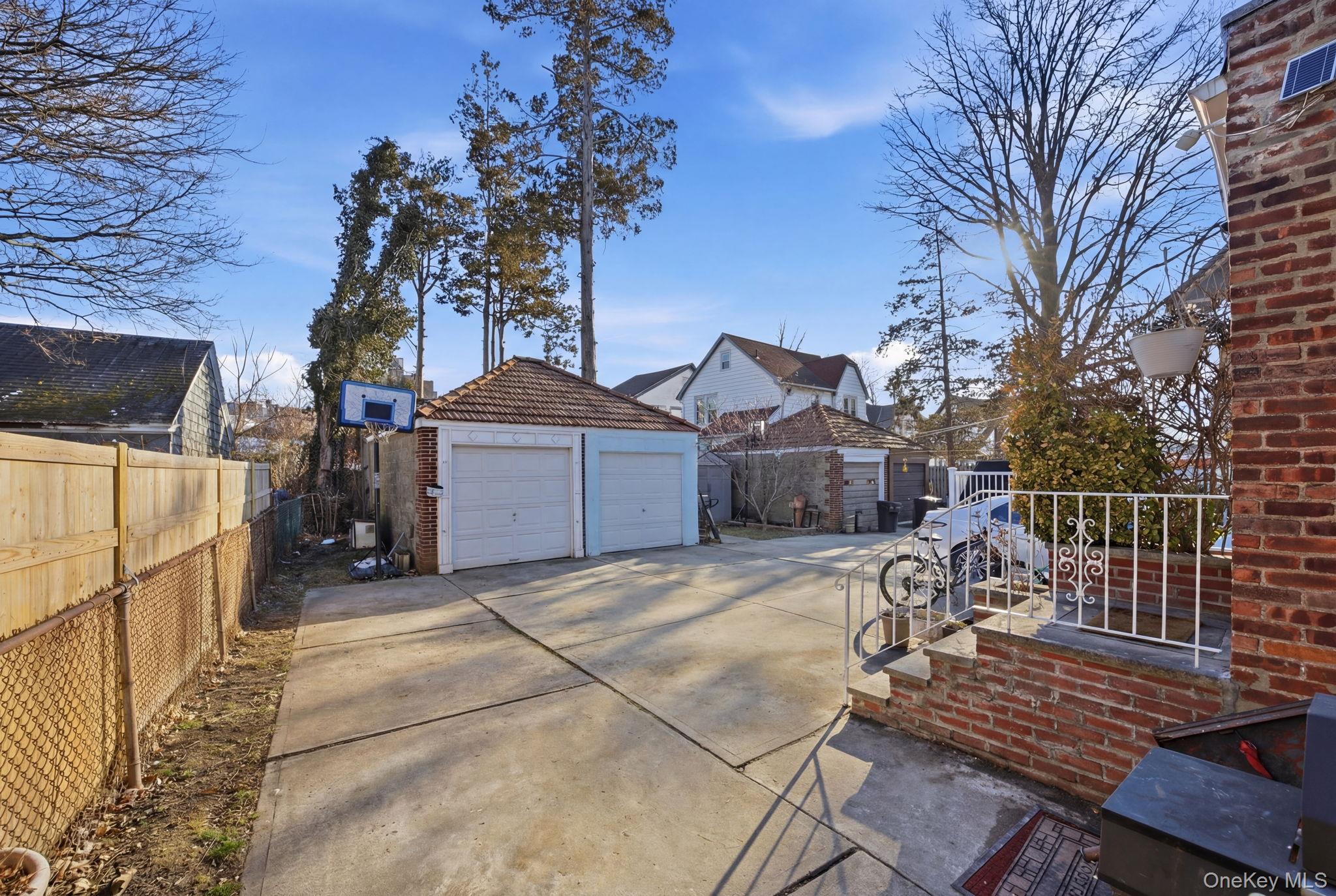 Single Family 33rd  Queens, NY 11354, MLS-966470-23