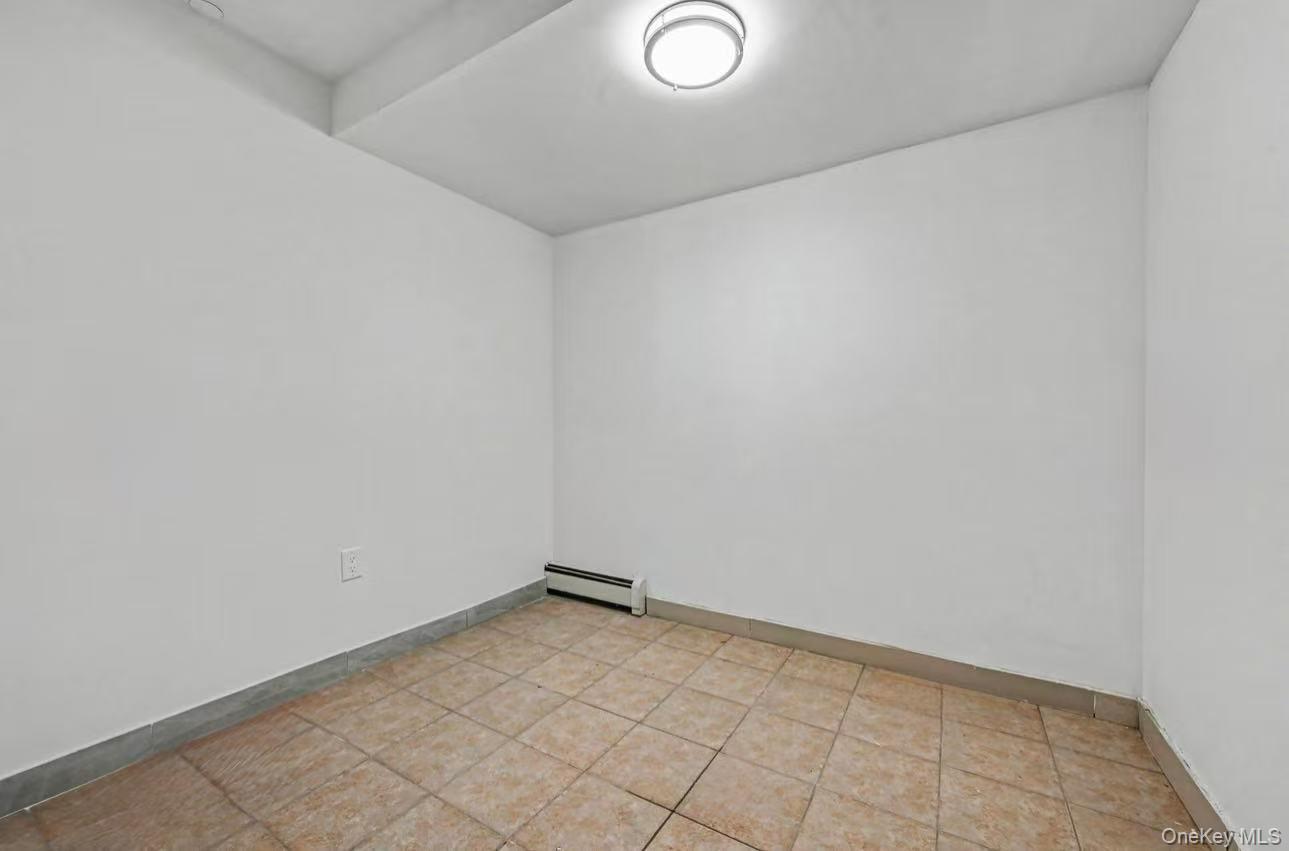 Condo Queens  Queens, NY 11373, MLS-966500-10