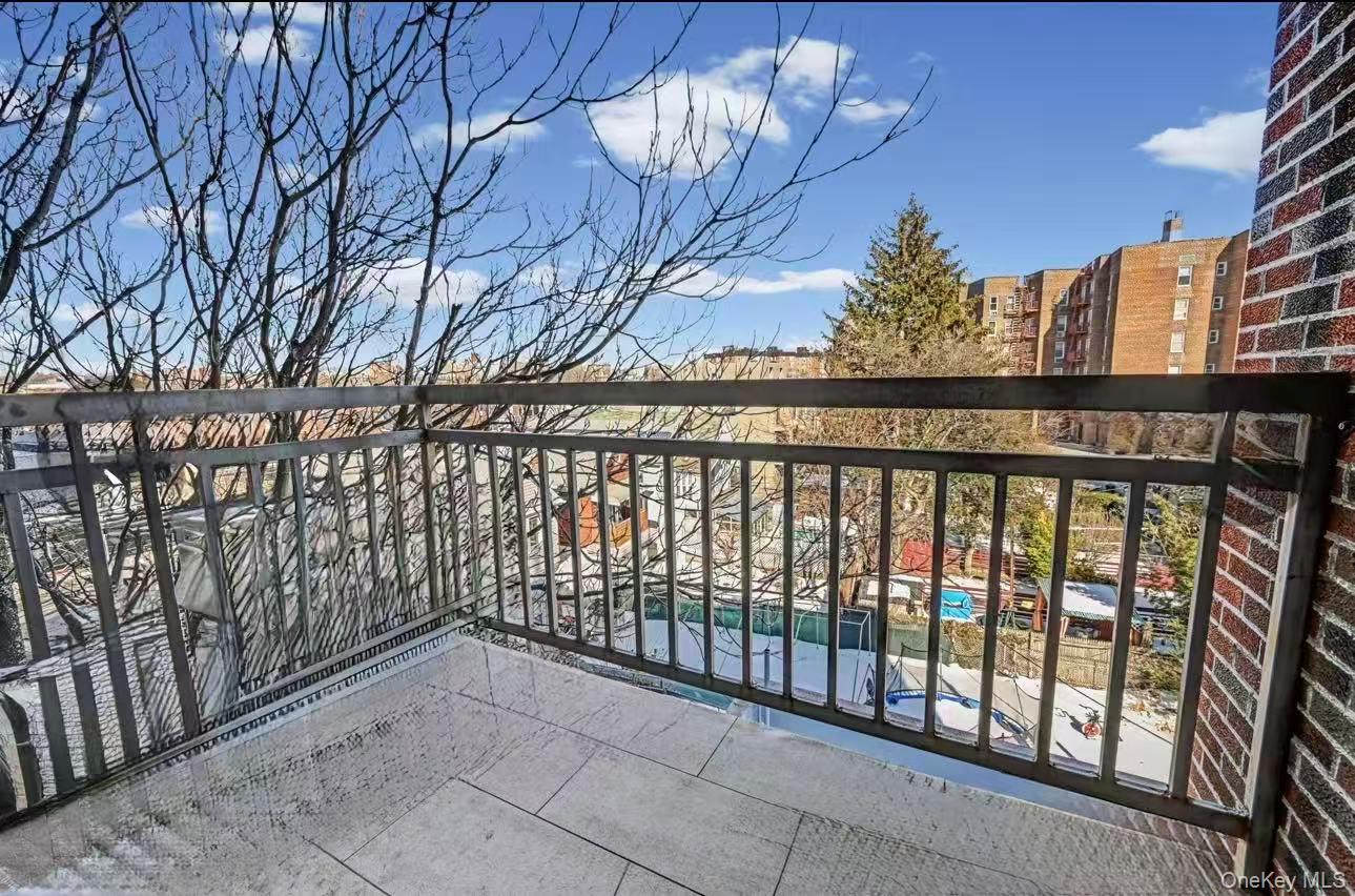 Condo Queens  Queens, NY 11373, MLS-966500-2