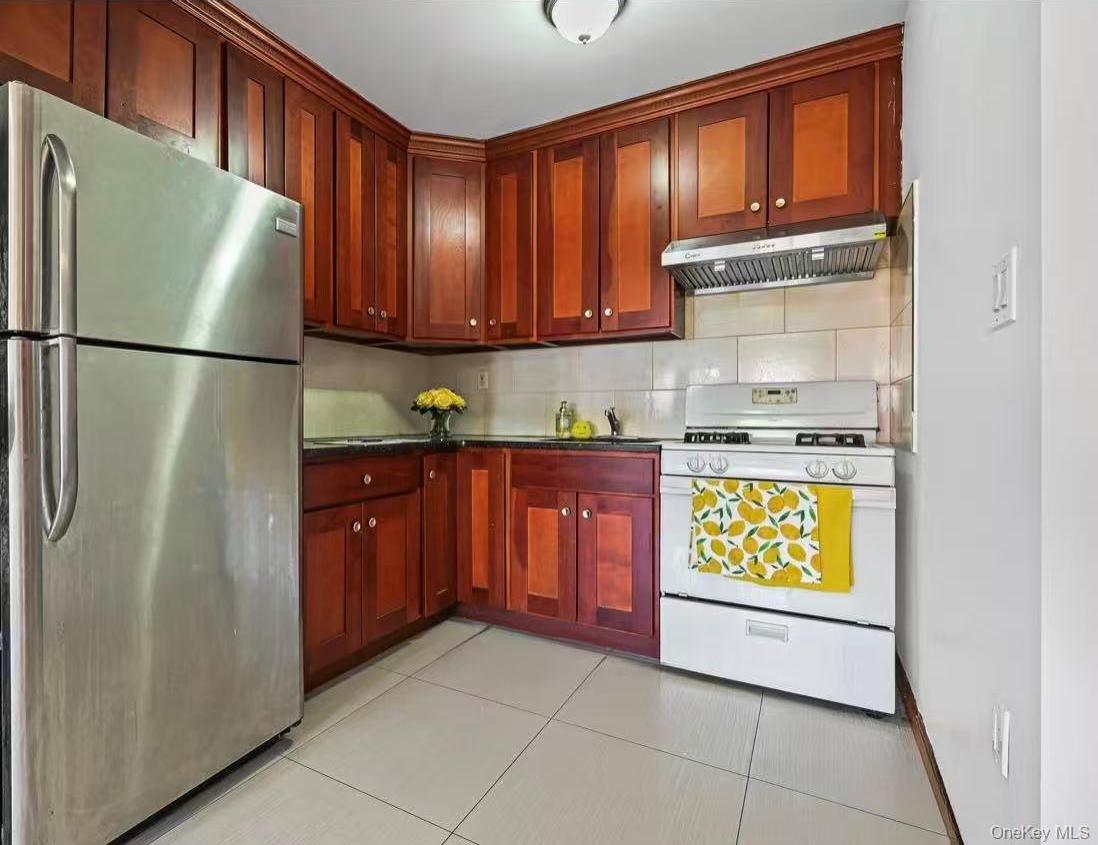 Condo Queens  Queens, NY 11373, MLS-966500-3