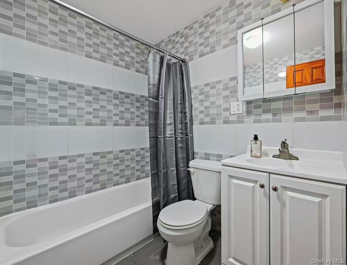 Condo Queens  Queens, NY 11373, MLS-966500-6