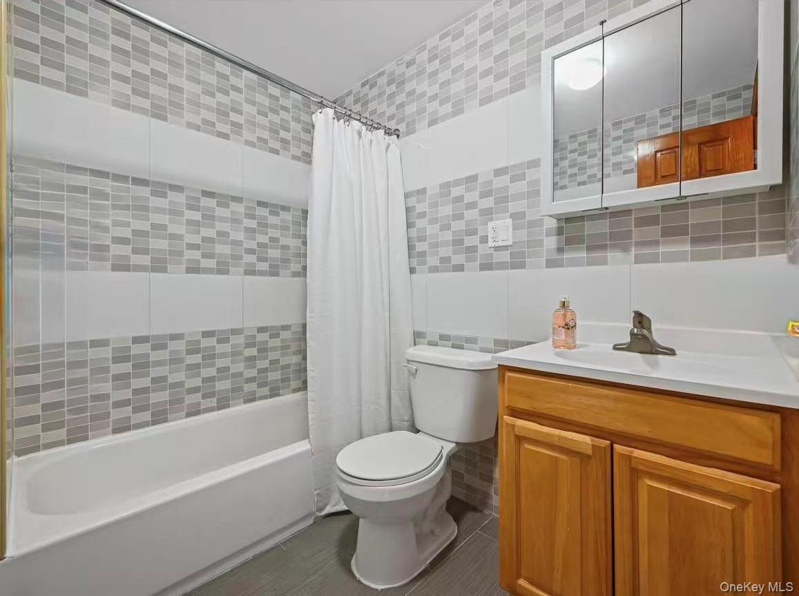 Condo Queens  Queens, NY 11373, MLS-966500-7