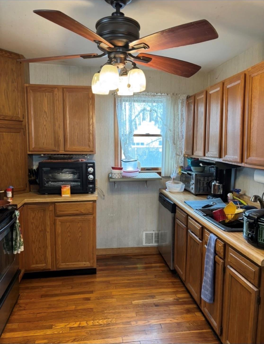 Single Family Lakewood  Suffolk County, NY 11779, MLS-966507-3