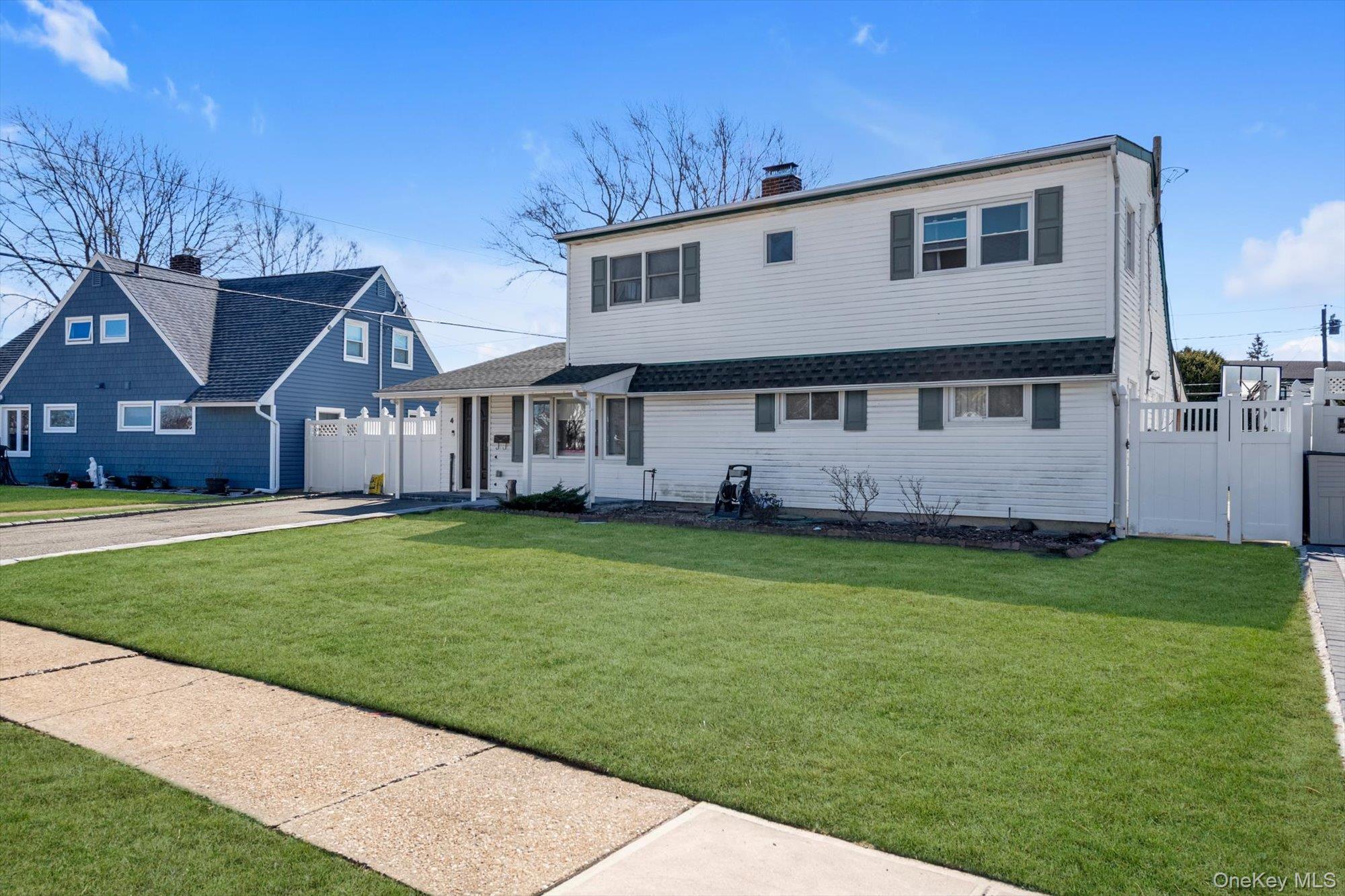 Single Family Carriage  Nassau County, NY 11756, MLS-966614-23
