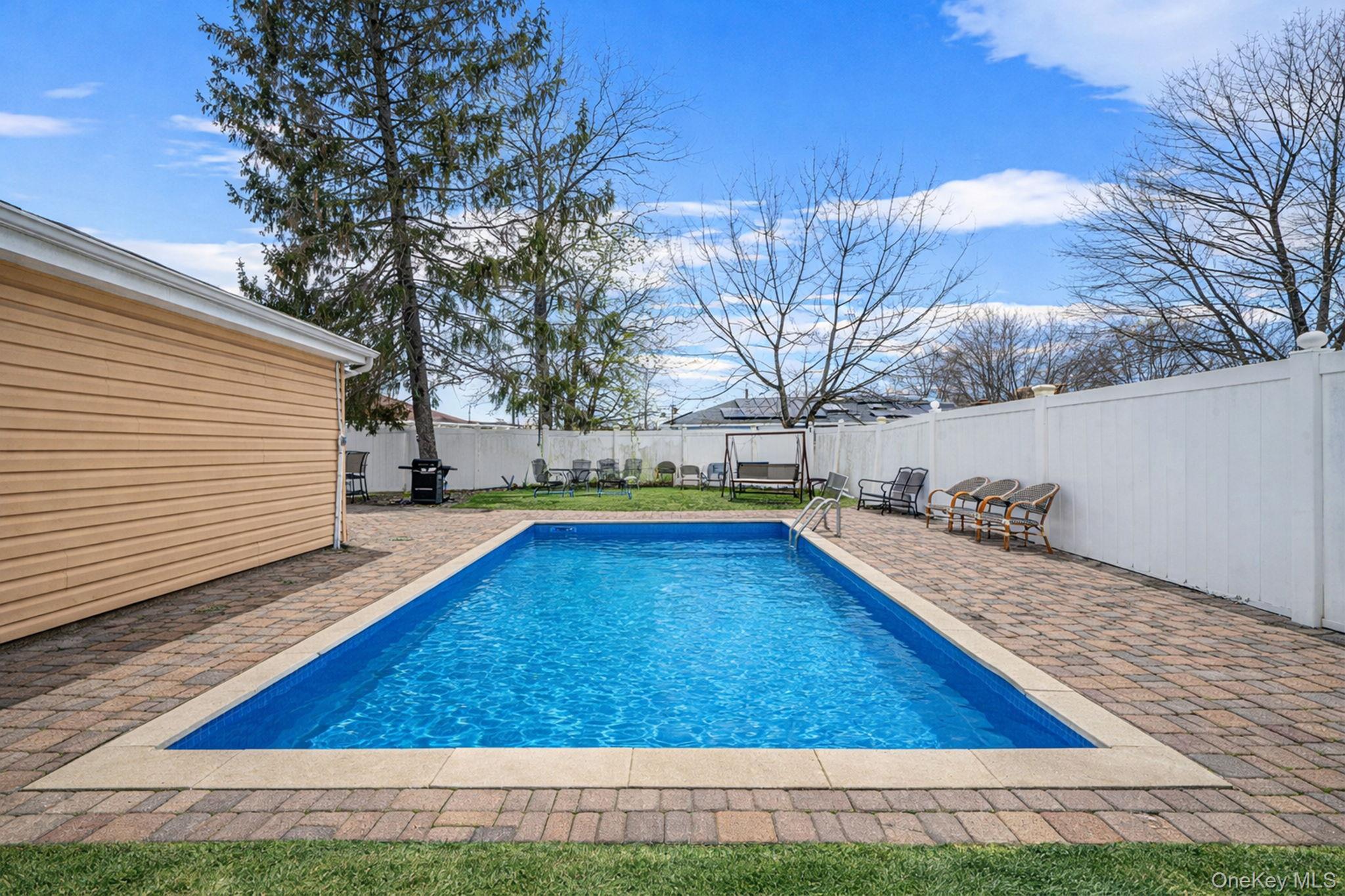 Single Family Pacific  Suffolk County, NY 11729, MLS-966632-31